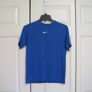 Nike short sleeve dri fit tee sz L boys
